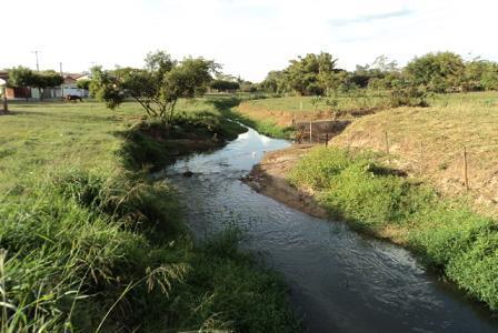 2.2 APLICAÇÃO DE FERTILIZANTES EM TERRENOS ADJACENTES A CURSOS DE ÁGUA, A CAPTAÇÕES DE ÁGUA SUBTERRÂNEA E A ALBUFEIRAS IQFP - Linhas de água Direção