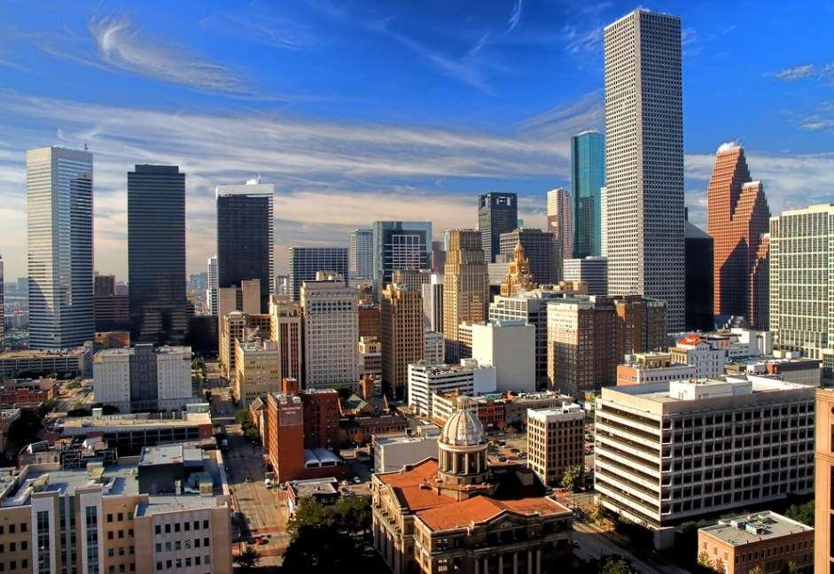 Houston é Lazer A NOVA CIDADE AMERICANA A revista Forbes nomeou Houston como a cidade mais legal nos EUA Travel+Leisure, Condes Nast Traveler e o Boston Globe nomearam Houston como um