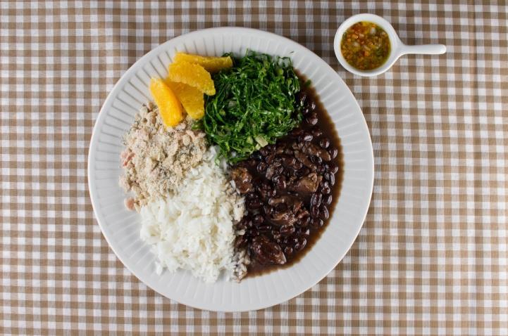 Almoço Arroz, feijão, coxa de