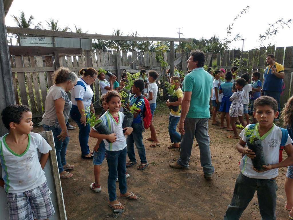 PROJETO DE ARBORIZAÇÃO URBANA Uma parceria entre Prefeitura Municipal, Secretaria de Meio Ambiente, Projeto Horizonte