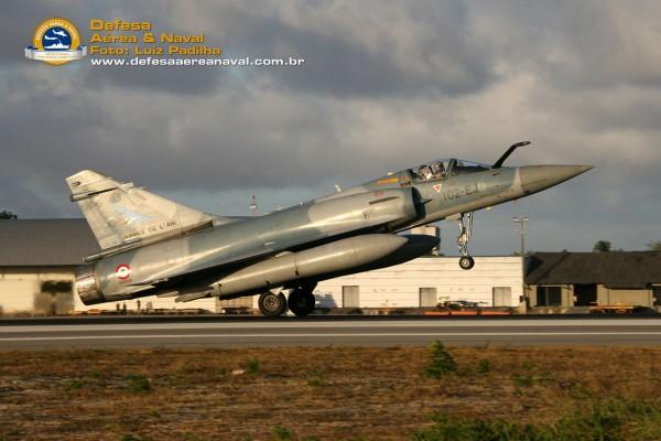 Por Erich Saumeth O governo colombiano recebeu uma oferta da França para adquirir caças Dassault Aviation Mirage 2000-5F procedentes do inventário da Armeé de L air.