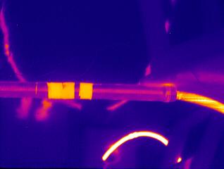 implosão Sistema ligado 600ºC Emenda a implosão medição Termômetro Emenda convencional medição Termômetro Emenda 54,4ºC Emenda 61,6ºC Resultado: a