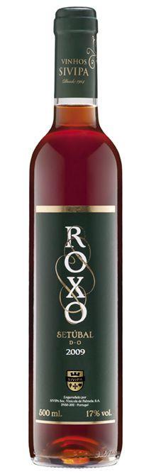 MOSCATEL ROXO SETÚBAL DO, 2010 87 Pts Vinho de cor topázio, com reflexos avermelhados, límpido e cristalino. No nariz tem uma potência extraordinária com aromas predominantes de figo, mel e tília.
