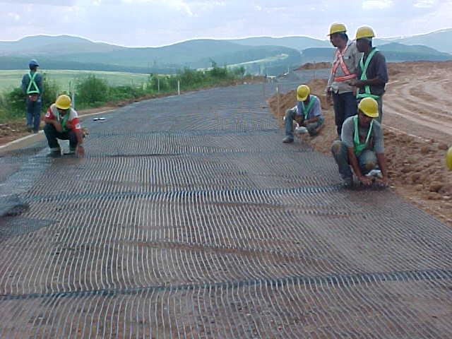 a este projeto pela sua elevada estabilidade química mesmo em ambientes com ph extremamente elevado, o que definitivamente foi um fator decisivo para o êxito do projeto.