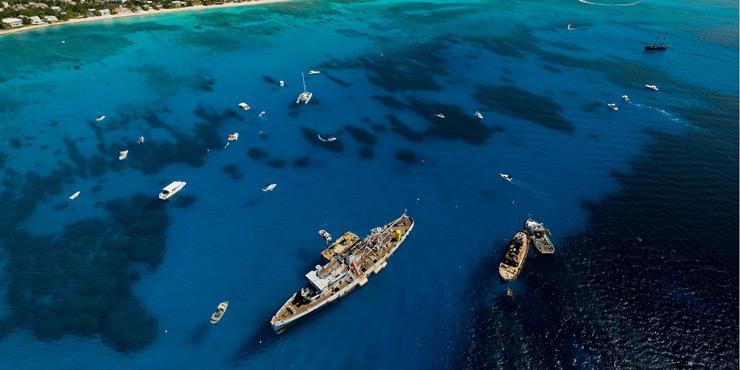 Mergulhos nas Ilhas Cayman São diversas as razões para que as Ilhas Cayman