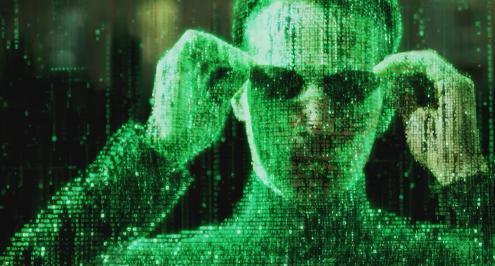 Neo No início do filme, Thomas A. Anderson é um entre os milhares de milhões de seres humanos adormecidos. Neuralmente conectado à Matrix, ignorava que o mundo em que vivia é diferente do que parece.