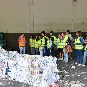 6 7 // resíduos sólidos urbanos Funchal: Melhor Ambiente - Como Agir Realmente Objetivos: // Alertar para o problema dos Resíduos Sólidos Urbanos; // Dar a conhecer a Estação de Triagem e