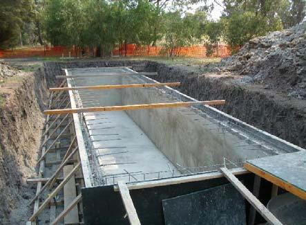 Figura 3-21 Reservatório de água em concreto armado. Fonte: Mitchcon (2016). Quanto aos custos de escavação de subsolo de mais de 2m de profundidade por meios mecânicos, o software CYPE Ingenieros, S.