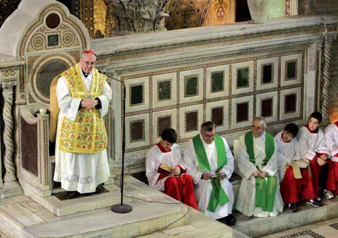 O cardeal Jorge Mario Bergoglio durante a homilia na Basílica de São Lourenço fora dos Muros em 18 de fevereiro de 2012 Durante a cerimônia de crismas na Basílica de São Lourenço fora dos Muros