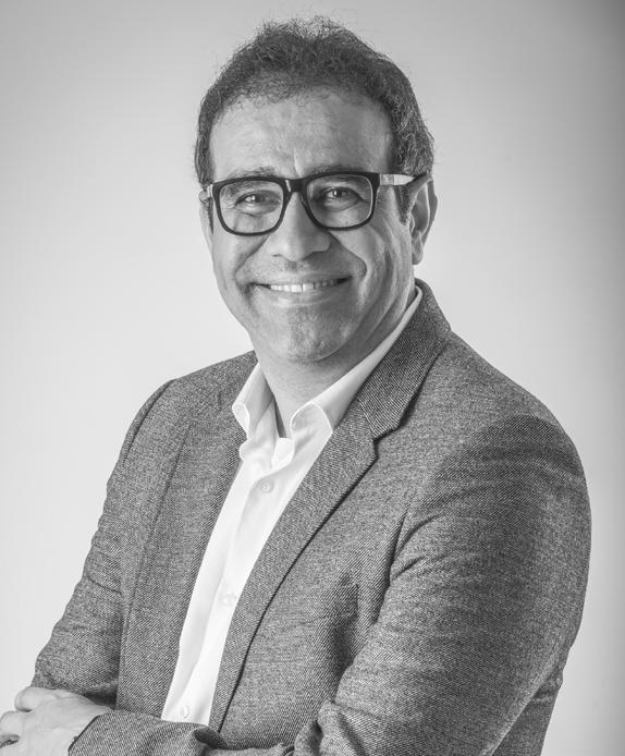 EQUIPE DE PROFESSORES Luiz Eduardo Serafim Experiência e formação: Administrador de empresas (EAESP/FGV-SP) e publicitário (ECA-USP), pós-graduado em administração com ênfase em marketing