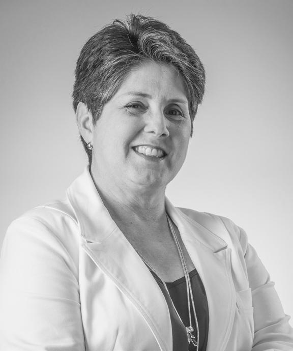 EQUIPE DE PROFESSORES Miriam Moreira Longa experiência como executiva de Gestão de Pessoas em empresas multinacionais de grande porte, tais como WABCO e Merck Sharp & Dohme, onde liderou todos os