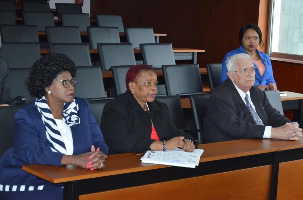 Delegação da África do Sul na LIPOR South African Delegation in LIPOR Liderada pela Embaixadora da África do Sul em Portugal, a LIPOR recebeu a visita de uma delegação de Presidentes de Municípios da