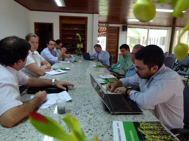 Realização de intercâmbio entre os Fóruns durante o Encontro Nacional de Brasília. Reunião de retomada do Fórum Florestal ES.