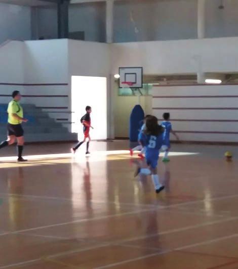 ArtiSport Évora Futsal O Futsal é uma variante do Futebol, disputado num campo mais pequeno, em espaços interiores e por equipas de 5 jogadores.