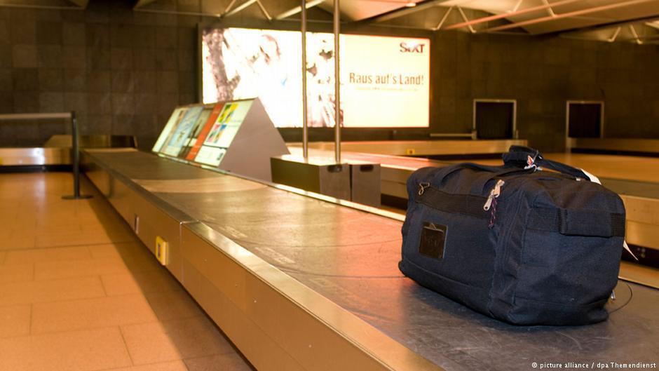 Aeroporto de Düsseldorf Alemanha 2016 Malas retidas - ano bissexto 2016 Sistema de transporte de bagagem (2015) custou 70 milhões de euros não reconheceu o 29 de fevereiro.