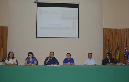 A Fundação Universidade Estadual do Ceará (Funece) realizou na última segunda-feira (21) aula inaugural para os novos alunos do Programa Nacional de Acesso ao Ensino Técnico e Emprego