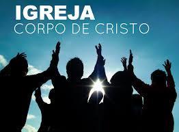 DEMOCRÁTICO OU CONGREGACIONAL Esta forma de governo adota um modelo ministerial formado por pastores e diáconos em igrejas autônomas locais, tendo como característica principal que as decisões e os