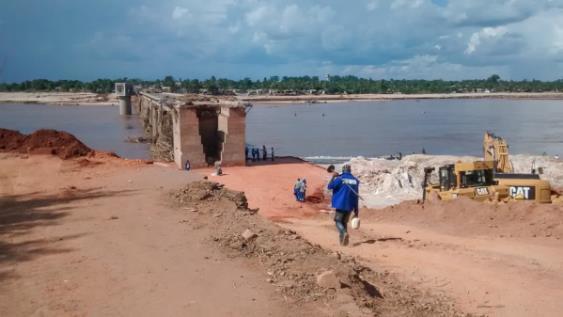 Ponte sobre Rio Licungo