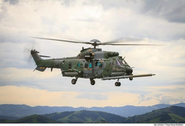 Vídeo H225M Caracal da Armée de l air realizando REVO com o MC-130J da USAF Por Guilherme Wiltgen O helicóptero H225M Caracal da Força Aérea francesa (Armée de l air) realizou Reabastecimento em Voo