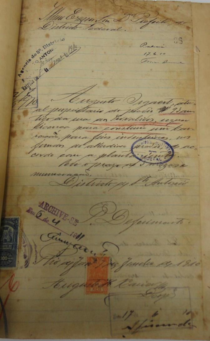 Documento do Arquivo da Cidade em que Augusto Orgaest pedia licença à prefeitura para no prazo de três meses reconstruírem o prédio nº 123, antigo 93, da Rua dos Inválidos.