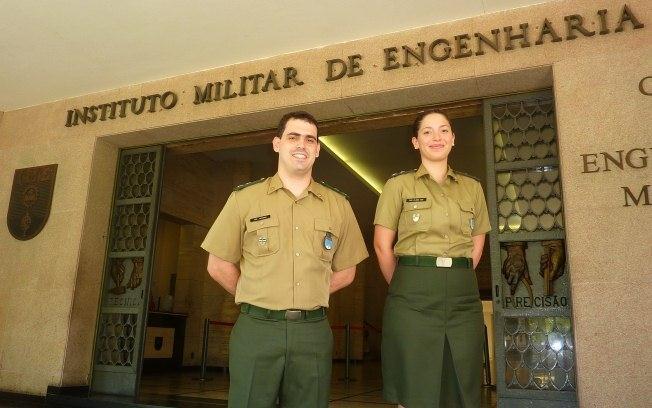 Brasileiros são os primeiros colocados em academia militar dos EUA Tenentes Clara Luz e Jackson Machado, do Instituto Militar de Engenharia, superaram cadetes norteamericanos de West Point Raphael