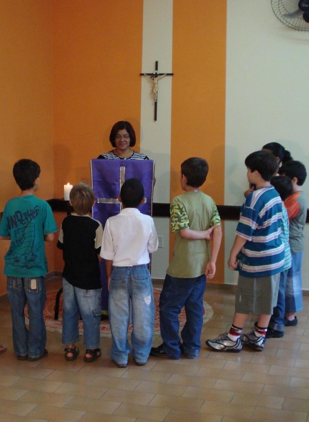 Acolhida Recordação da vida ; Oração inicial de maneira ritual; Educar a escuta e ao silêncio; Familiaridade aos termos bíblicos;