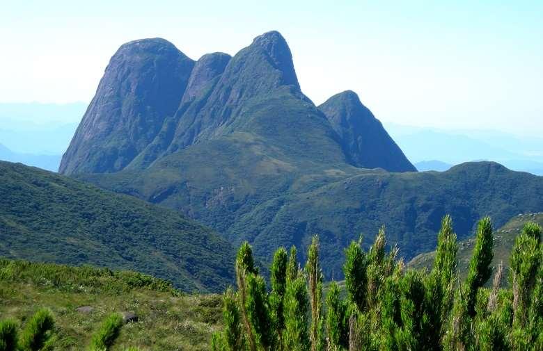 Serra do Mar Pico Paraná, ponto mais alto da região sul 1877 m de