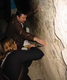 As patologias devidas à humidade em paredes antigas estão a ser estudadas através do Projecto Desenvolvimento de metodologias para a avaliação dos efeitos da humidade em paredes antigas.