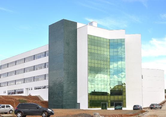 Medicina Faculdade de Medicina da UFJF concluiu a construção de uma A nova unidade, com ampla e moderna estrutura, para melhor acomodar seus alunos e oferecer novos recursos que beneficiem o