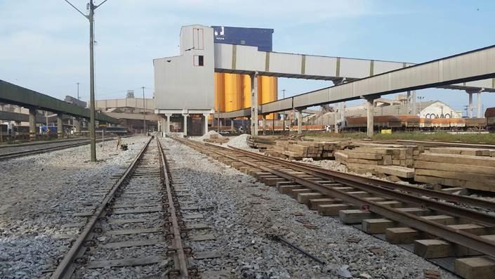 Um importante terminal graneleiro no Porto de Paranaguá, que voltou a ser operado em abril pela Rumo ALL, está sendo reformado com previsão de conclusão até o final de 2015,