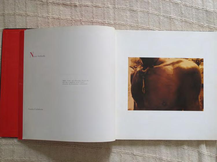 Figura 64: Primeira página da narrativa de Nakta Título do poema e imagem fotográfica que antecede o poema. Reprodução Mariano Klautau Filho.