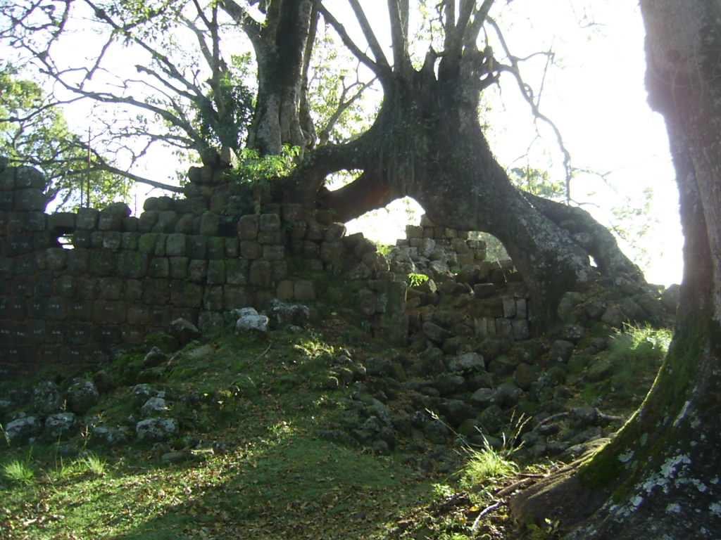 SÃO LUIZ GONZAGA IDENTIFICAÇÃO LOCALIZAÇÃO CARACTERIZAÇÃO POSSIBILIDADE TURÍSTICA Paisagem do Sítio São Luiz Gonzaga Espaço público?