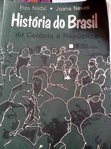 Ao nosso entender, a capa de um livro, assim como sua materialidade de uma maneira mais ampla, nos fornece, via de regra, certa dimensão da concepção do autor ou editor acerca da obra.