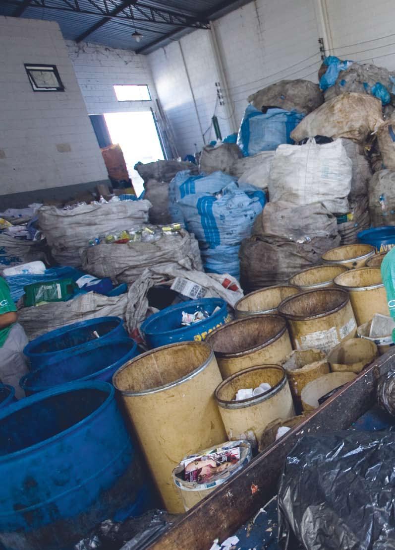 86 Relatório de Sustentabilidade Saúde no relacionamento com Stakeholders rumo à sustentabilidade > Meio Ambiente Gerenciamento de resíduos: uma atitude saudável A reciclagem dos resíduos sólidos -