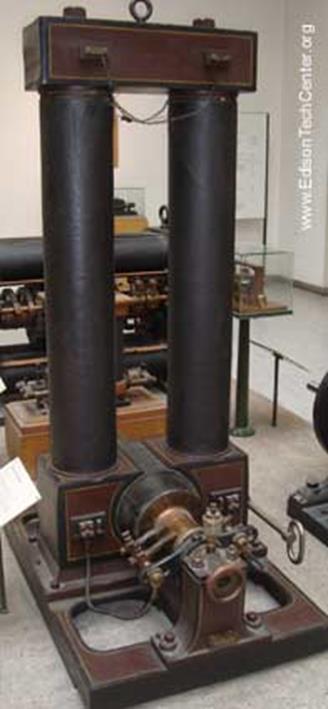 A Guerra das Correntes Sistema DC de Edison: geradores localizados perto dos consumidores, produzindo energia em baixas tensões (100 V). Pearl Street Station.