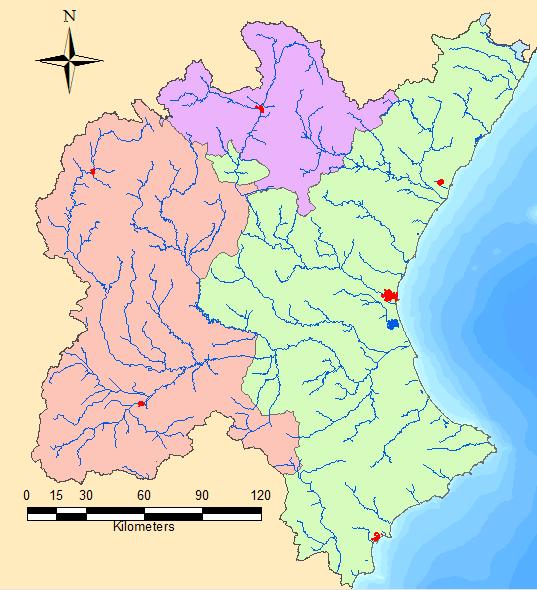A CHJ abrange todas as bacias hidrográficas que vertem as suas águas para o mar Mediterrâneo, desde a margem esquerda da foz do Rio Segura até à foz do Rio Cénia, incluindo a bacia deste último e a