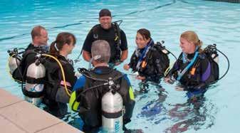DESENVOLVIMENTO DE INSTRUTORES Aptidão para mergulho como requisito para participação em IDC/IE Assim como nos cursos de nível de mergulhador, antes de aceitar um candidato a instrutor em um curso, é