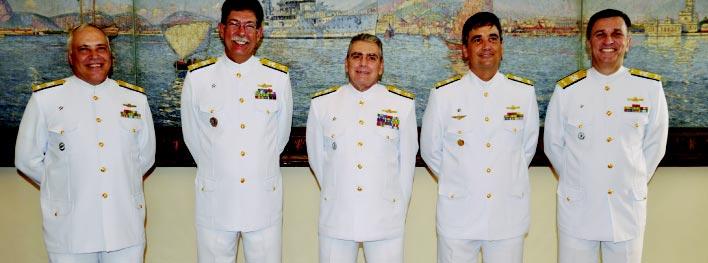 Janeiro/Abril de 2016 O VETERANO 7 Almirantes Fuzileiros Navais promovidos A troca de platina dos Almirantes (FN) foi realizada no dia 31MAR no Salão Sete de Março, da Fortaleza de São José da Ilha