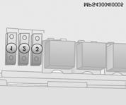 SEÇÃO 9 EM CASO DE EMERGÊNCIA Corsa, 10/04 9-15 M3 7,5 Painel de instrumentos, mostrador (TID) e imobilizador de partida M4 20 Levantador elétrico dos vidros lado direito M5 25 Iluminação externa M6