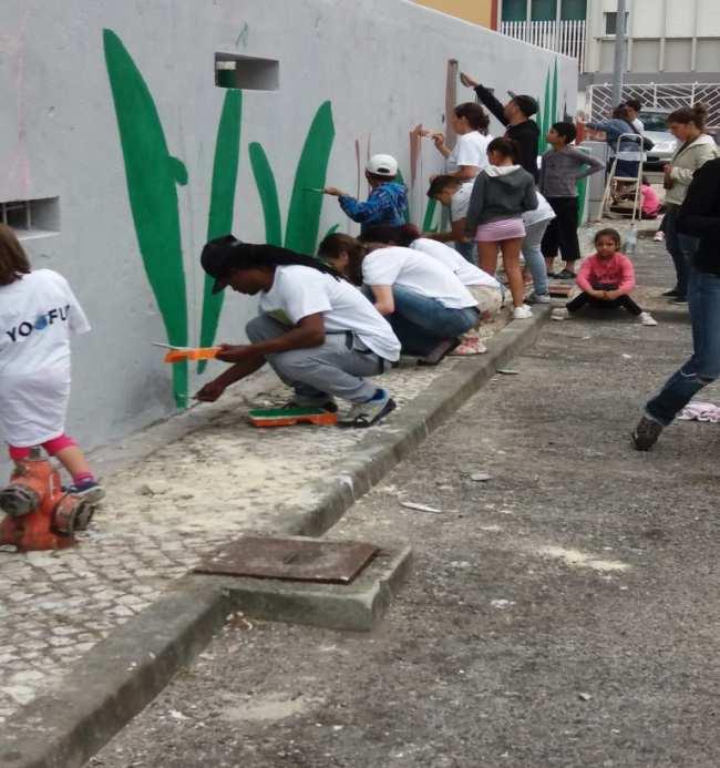 Actividades com Parceiros O bairro ficou mais bonito! As instituições do Bairro do Zambujal e a Junta de Freguesia de Alfragide, decidiram tornar o Bairro mais bonito.