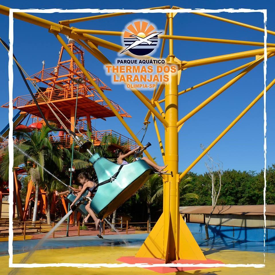 por conta da piscina que possui ondas e, também, Rio Selvagem, Piscina de Surf