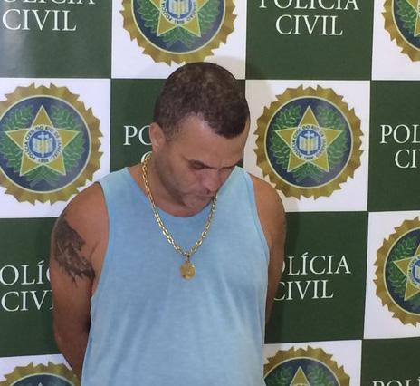 Suspeito de chefiar a maior quadrilha de roubo a bancos do RJ é preso Policiais da Delegacia de Roubos e Furtos (DRF) prenderam na quarta-feira (29) o suspeito de chefiar a maior quadrilha de roubo a