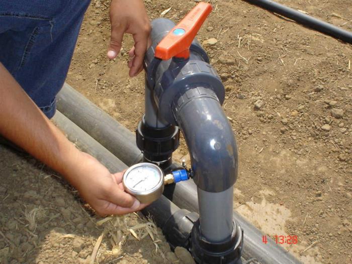 Filtração em sistemas de irrigação > Água e sua interação com o sistema > Objetivos da filtração Diminuição dos serviços de manutenção.