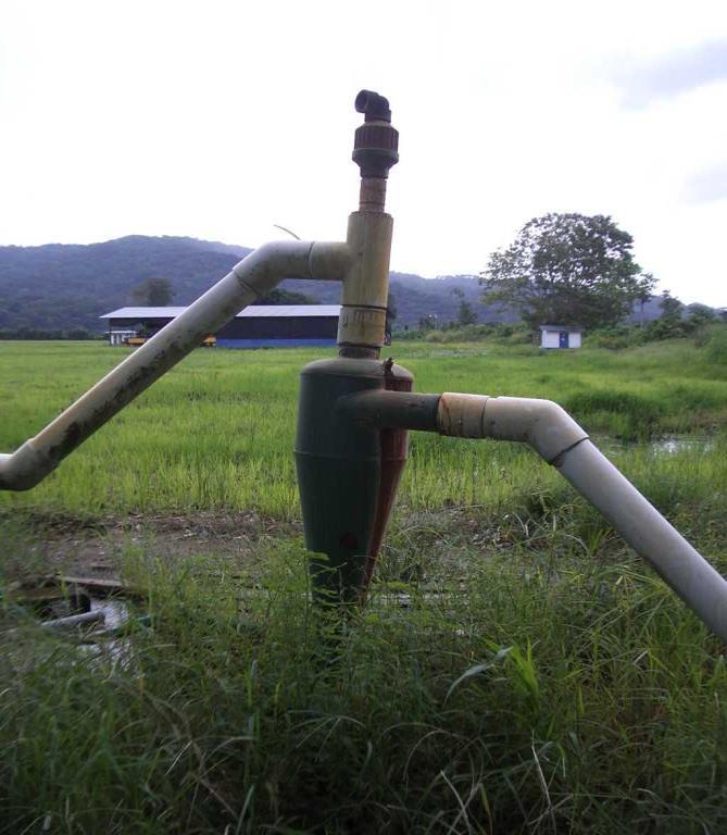 Filtração em sistemas de irrigação > Como se resolve o problema? > Sistemas de filtração em irrigação agrícola Hidrociclone.