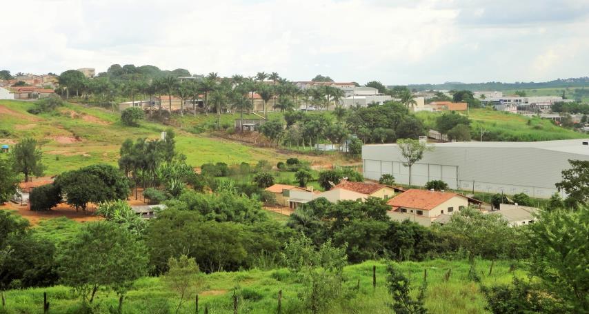 seja, dentro da categoria de espaços livres de caráter ambiental os corpos d água desempenham uma função de centralidade e hierarquia.