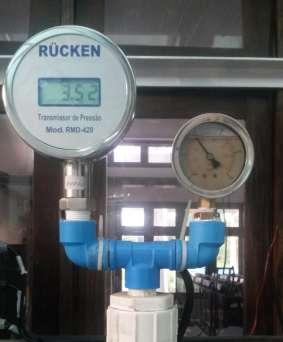 O transdutor de pressão é o modelo 42, do fabricante RUCKEN. Sua faixa de medição é de a 1 Bar, que podem ser visualizados no display do equipamento.