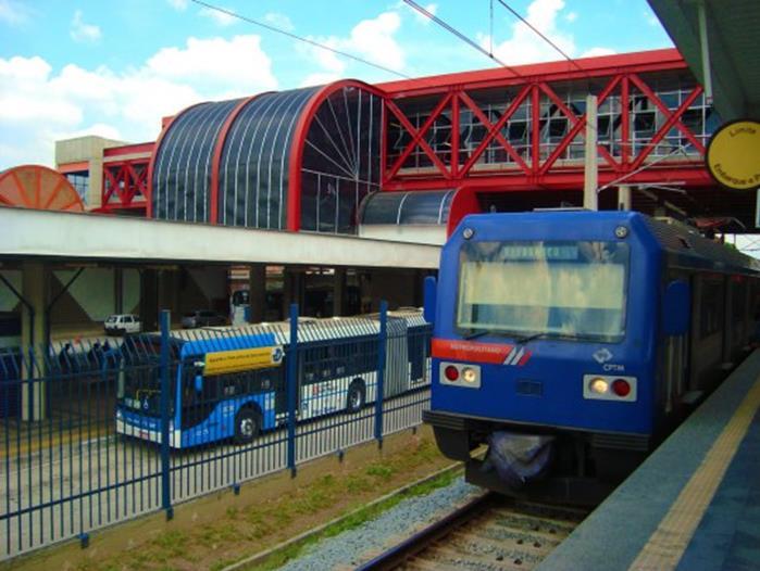 Terminais de integração multimodal são importantes elementos estruturantes da rede de transporte pública de uma cidade.