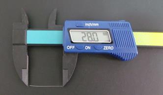 46 Os fios foram medidos com um paquímetro digital para padronização da amostra. Figura 3.