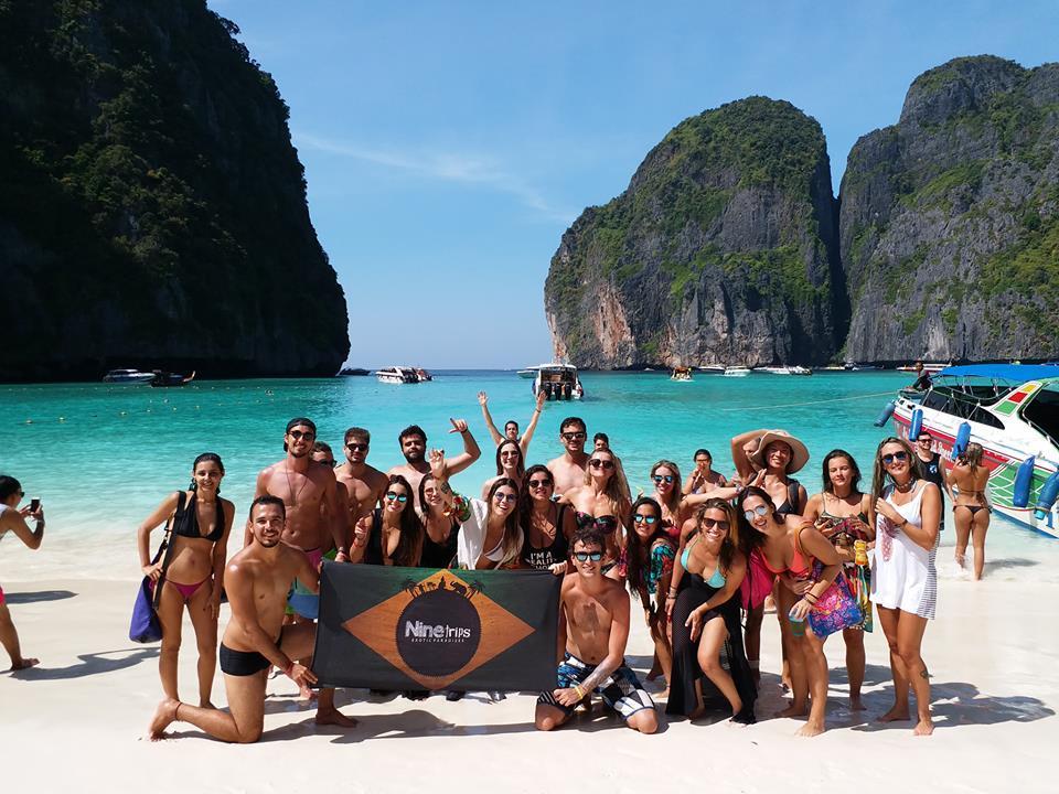 Também conhecida pela famosa Maya Bay, onde foi gravado o filme APraia.