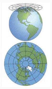 cônica normal (Figura 5). Quando o cone é desenvolvido, os meridianos convergem para o Polo, enquanto os paralelos tomam a forma de arcos de círculos concêntricos.
